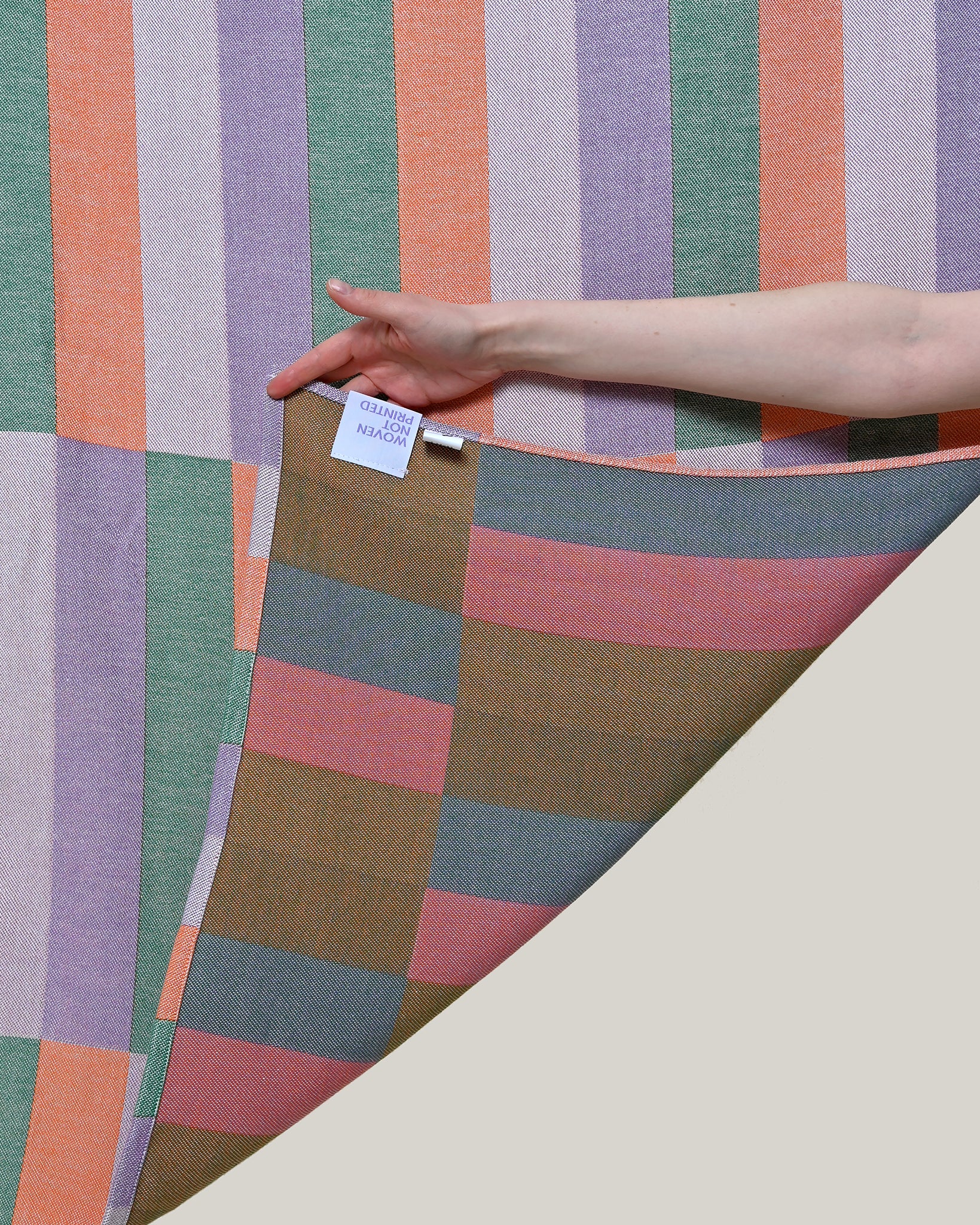 detal ręcznika PORTO pokazujący lewą stronę żakardowego wzoru