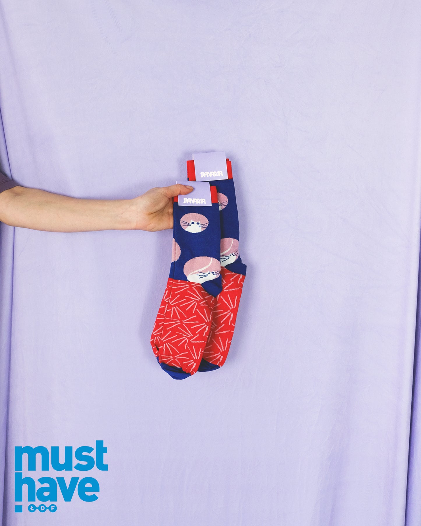 Skarpetki HARCE, część mini setu HARCE wyróżnionego nagrodą MUST HAVE 2024 przez Łódź Design Festival.