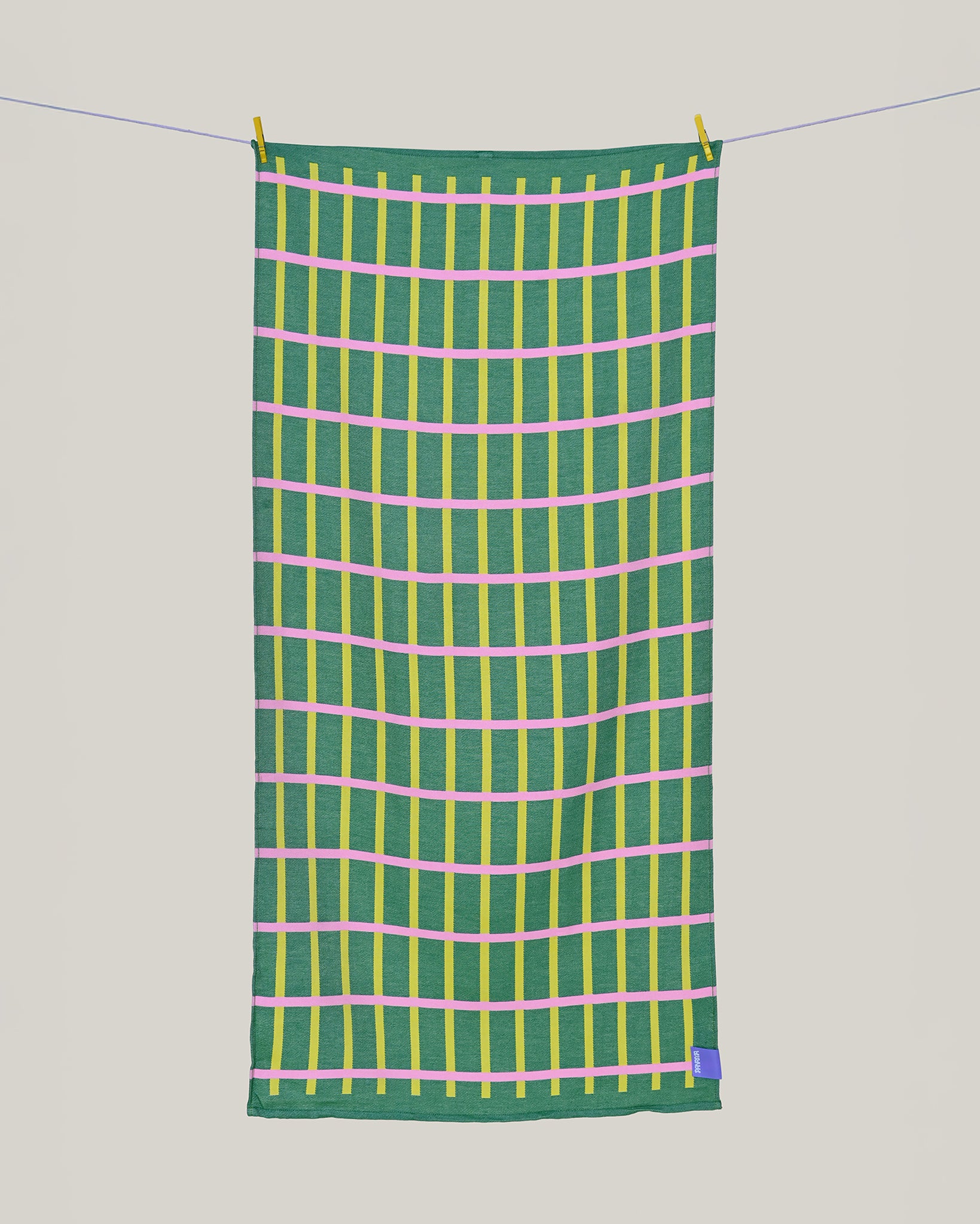 plażowy ręcznik żakardowy PLOT, zielony w żółto-różową kratkę