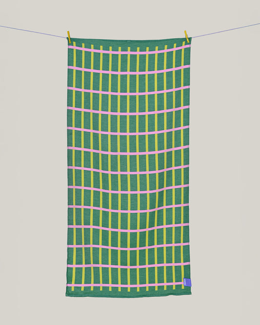 plażowy ręcznik żakardowy PLOT, zielony w żółto-różową kratkę