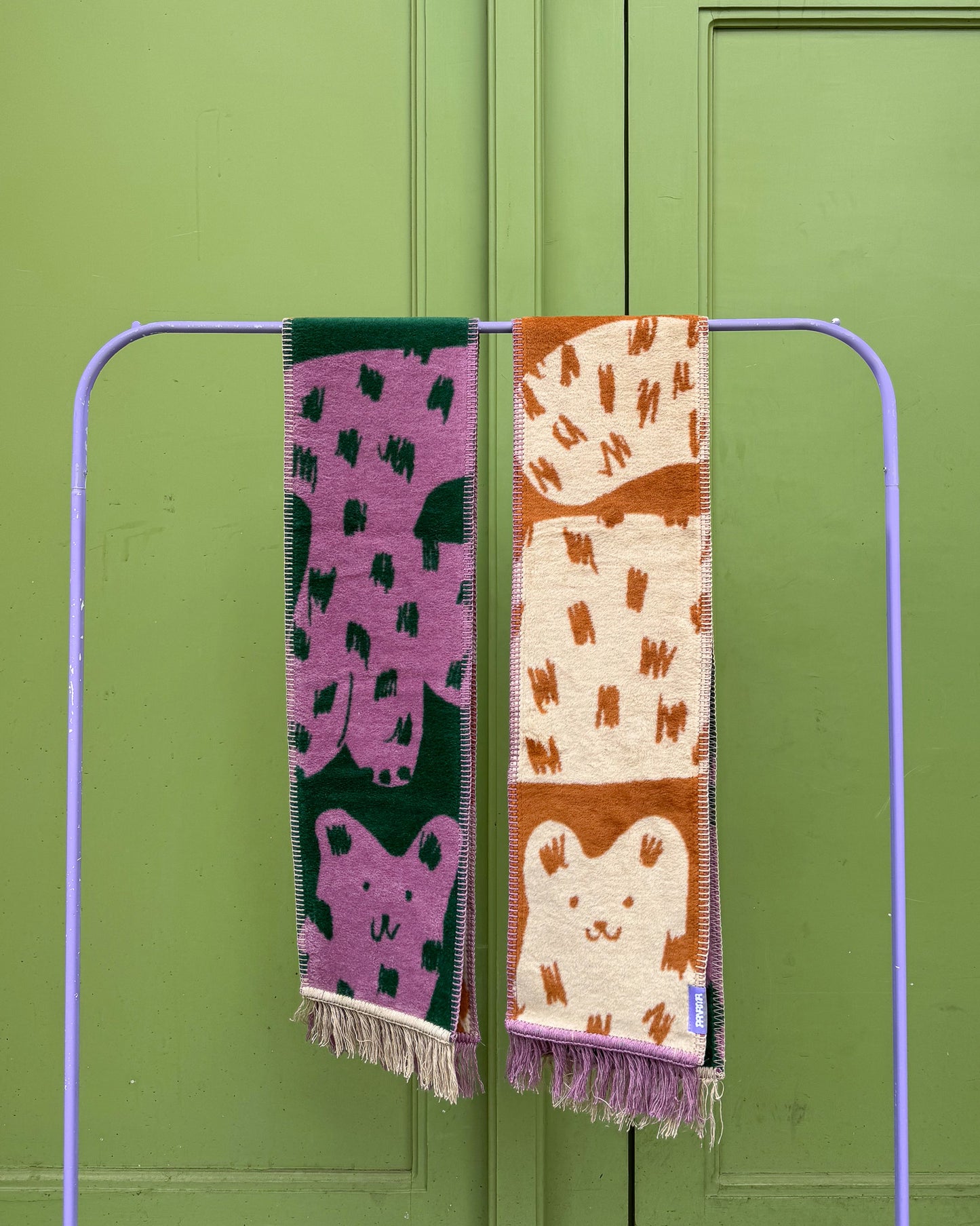 DWA KOTY szalik żakardowy